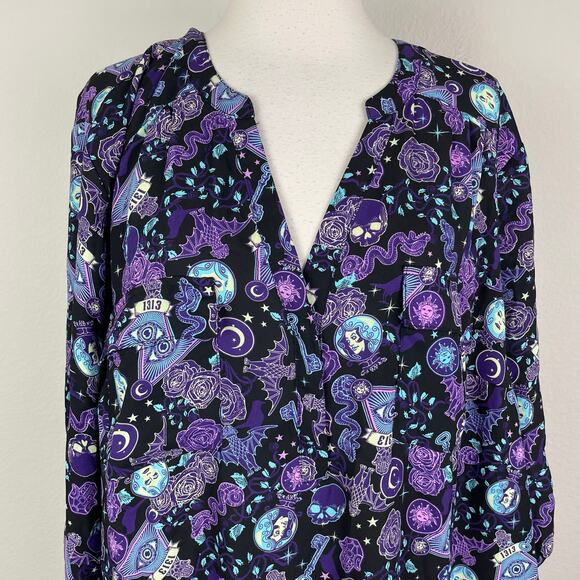 Disney Torrid Black Purple Haunted Mansion 3/4 Sleeve Split V Pop Over Top 3X - Picture 3 of 10